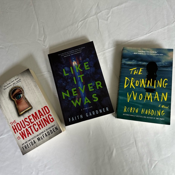 Other - THRILLER BOOK BUNDLE